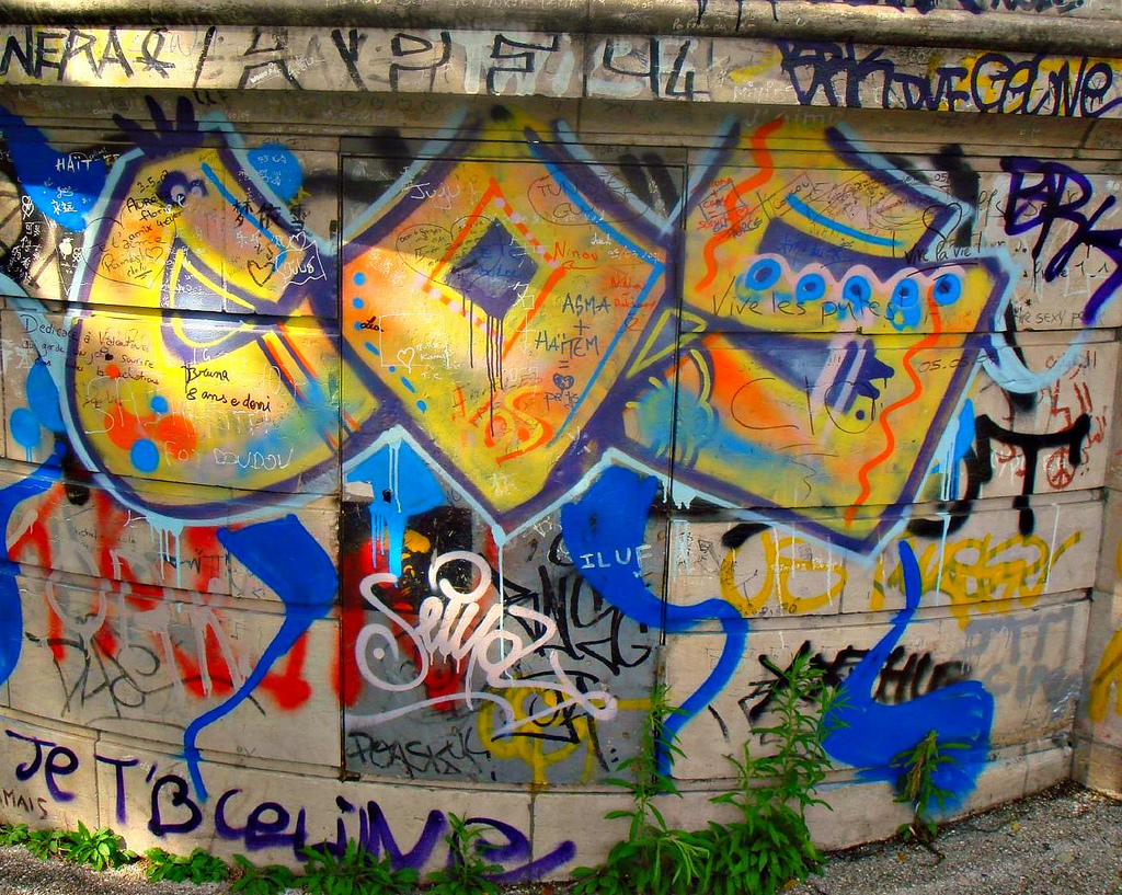 gang graffiti